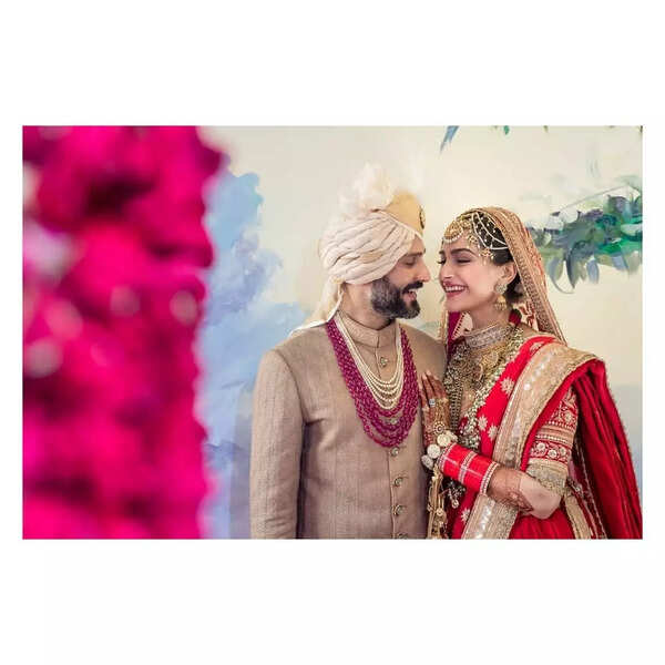 Bold jewellery choices: Brides and grooms embrace contrasting jewellery styles; Fresh trends elevate traditional wedding aesthetics
