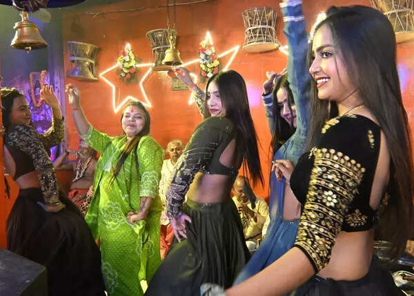 Shringar Mahotsav ends with dance & music by ‘nagar vadhus’