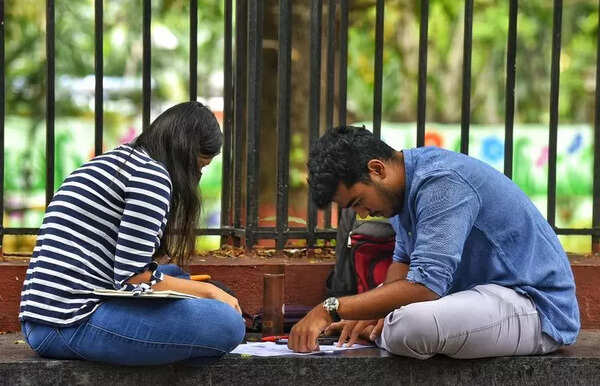 UP sees 4L drop in enrolment for traditional higher edu courses, girls still lead the pack