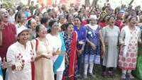 Mumbaikars celebrate World Laughter Day 
