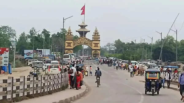 Across borders for a drink: Bihar people boost UP, Nepal liquor business