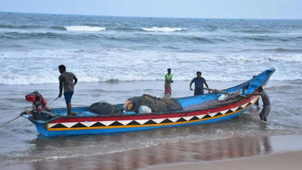 Cyclone Dana landfall tomorrow: Odisha, West Bengal brace for impact; see photos