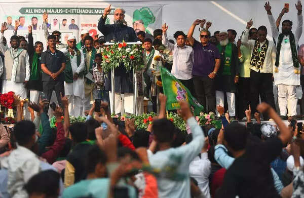 Owaisi makes final appeal to Sambhajinagar voters
