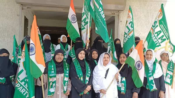 Malegaon mayor accuses Somaiya of dirty politics in Malegaon during Ramzan