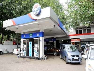 Mumbai: Petrol pumps to run from 7 am to 7 pm starting Monday