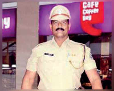 Thane jailer suspended for cash-for-favours scam