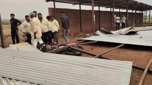 6 killed as wall collapses, tin sheets fly off during storm at Maharashtra's  Sangli temple