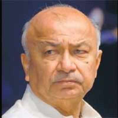 Cong sounds out NCP about Shinde as CM