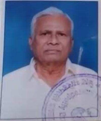 Senior citizen died while standing in bank queue in Hyderabad