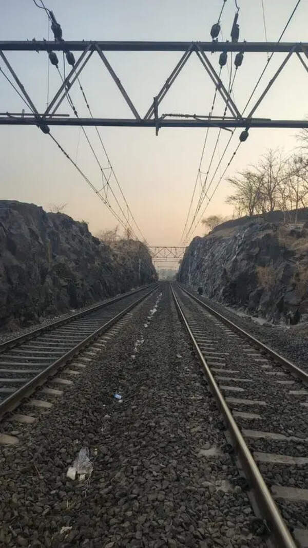 Railway work debris and iron rod injure two passengers on Kasara local train, one critical; 3 staffers suspended