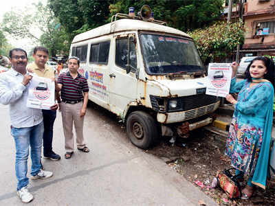Operation Khataara: Ghatkopar locals count abandoned vehicles on their roads