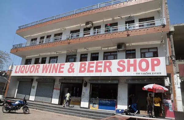 In Punjab, nearly 30% liquor groups skip renewal, low response in several dists