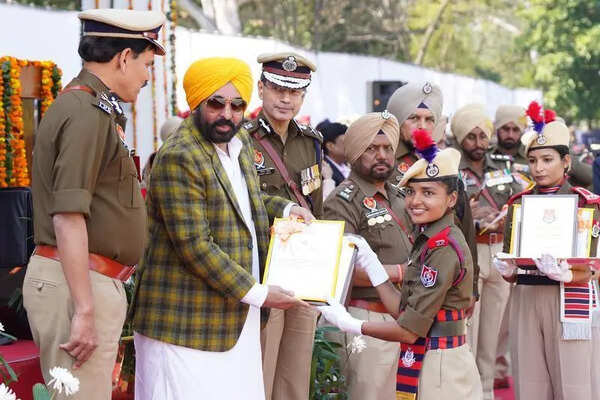 Pb DGP search: UPSC seeks ‘status of pending cases’ against vigilance chief