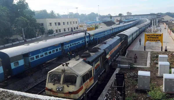 Lack of CCTVs at rail stations poses a risk to passengers