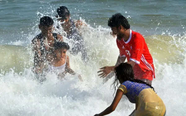IMD predicts heatwave in Rayalaseema & south coastal AP, thunderstorms in north AP
