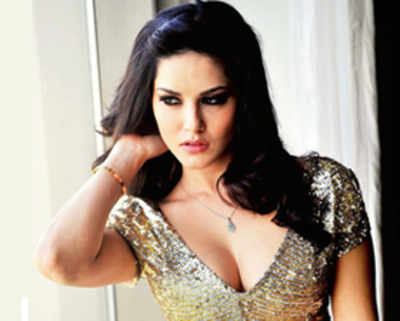 Watch out Hrithik, SRK, superwoman Sunny Leone’s here