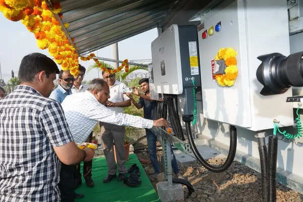 India’s first: Nagpur Metro installs solar panels between tracks at hingna depot