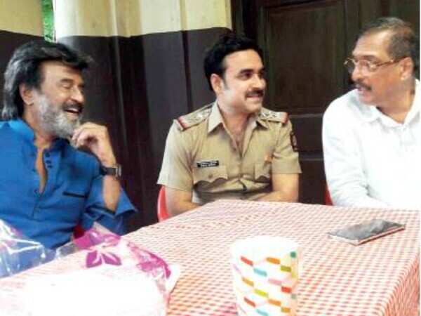 Rajinikanth, Nana Patekar, Pankaj Tripathi bond on the sets of Kaala
