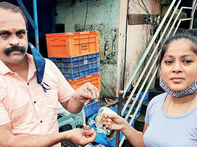 Woman gets back chain she lost 26 years ago