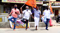 Tamil Nadu: Hindu Munnani members stage protest over govt’s decision to disallow opening of temples 