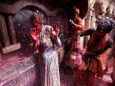 Happy Holi 2019 : Five tips to keep in mind for a safe and healthy Holi