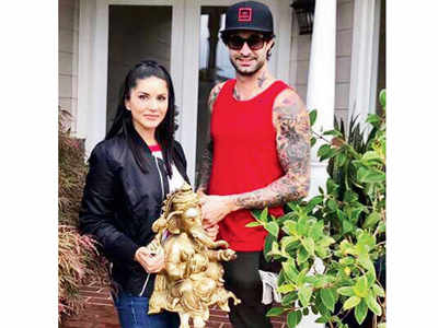 Sunny Leone, Daniel Weber move into new bungalow in Los Angeles
