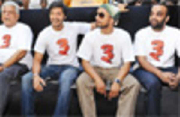 Teen Thay Bhai's cast in Delhi