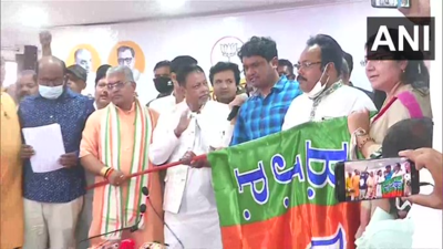 West Bengal assembly elections live: Actor Mithun Chakraborty joins BJP at PM's rally - The Times of India