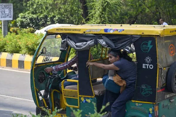 Cabbies stop airport rides seeking higher fares and bike app removal