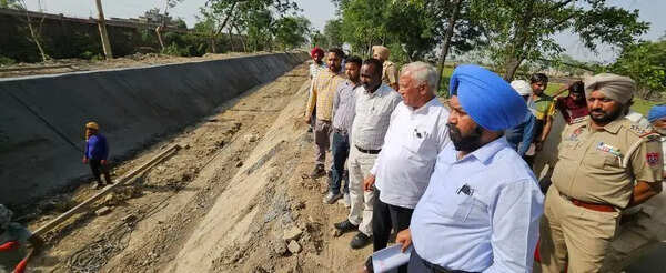 Desilting of the Ravi river completed: Pb water resources minister Barinder Goyal