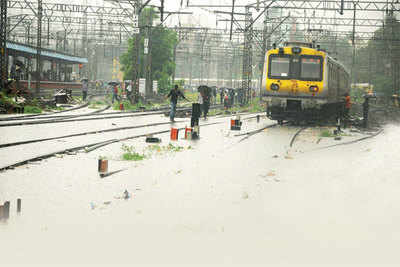 21 trains cancelled as rains lash Mumbai