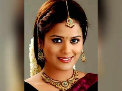 Tamil actress commits suicide
