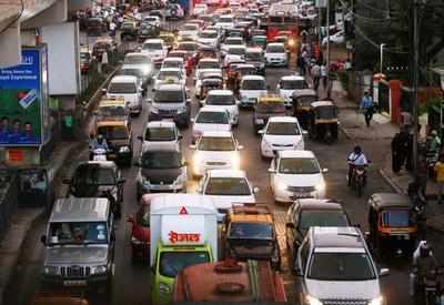 One-car-per-family will ease traffic woes: HC