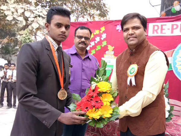 St John School honours kickboxing champion in Aurangabad