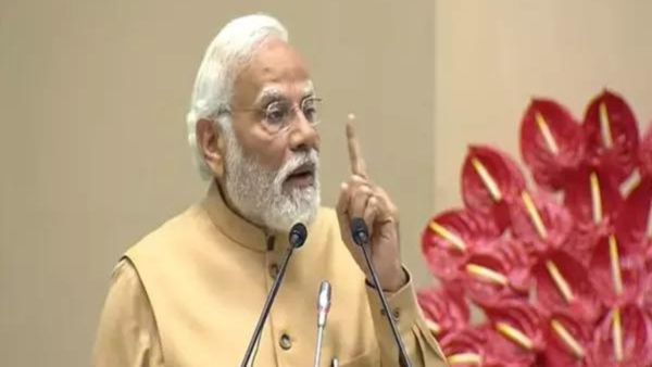 PM Modi hands over 218 crore dues to Hukumchand Mill workers
