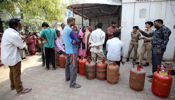 956 LPG cylinders go missing from Bharuch agency