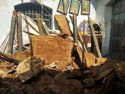 Andhra Pradesh: Woman dies as roof of government building collapses