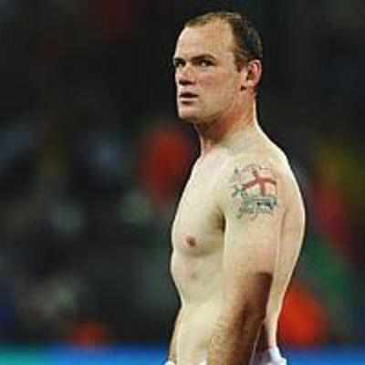 Rooney hit by 'Nike curse'?
