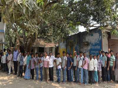 Congress worker dies in clashes with TMC men in West Bengal; 67.52% voter turnout recorded till 3 pm