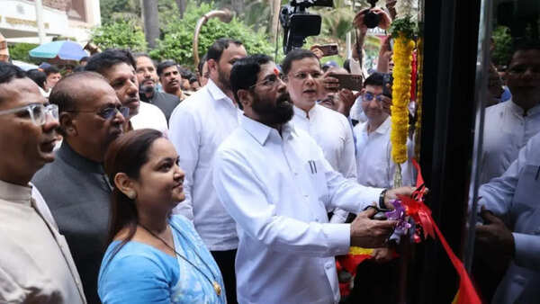 Maharashtra deputy CM Eknath Shinde flags off Thane's first AC double-decker electric bus