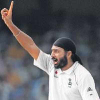 Brit media goes full monty on Panesar