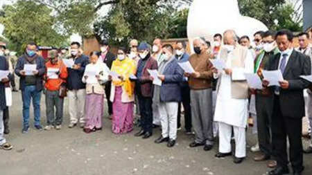 Manipur: Congress candidates swear &lsquo;in the name of God&rsquo; not to defect after winning polls