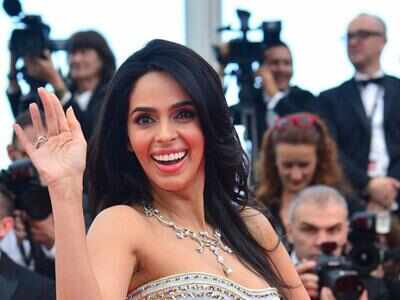 Bollywood actress Mallika Sherawat evicted from Paris flat over unpaid rent