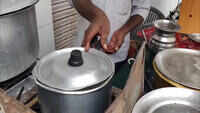 Tea seller becomes Rs 50 crore bank defaulter without taking loan 