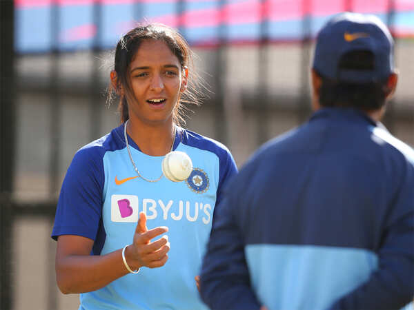 Women's game languishes even as men in blue thrive