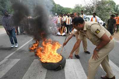 Cauvery row: Bengaluru-Mysuru Highway blocked, protests
intensify