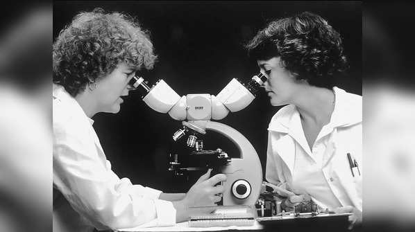Facts about microscope and its history 