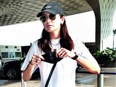 Anushka in Bengaluru to cheer for hubby