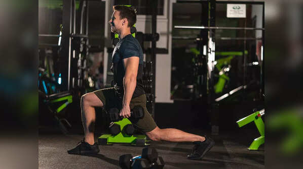 High knees and walking lunges
