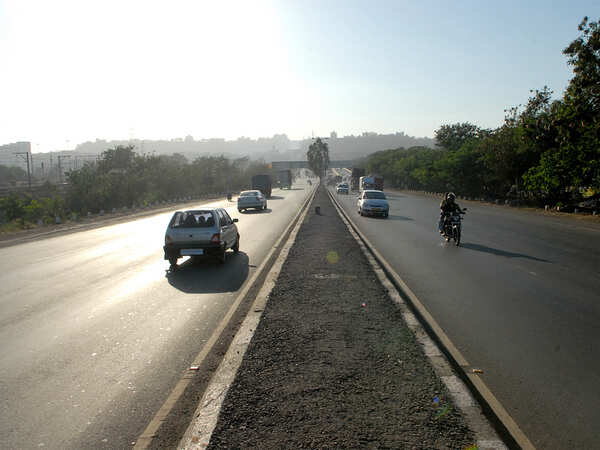 To cut congestion, NHAI to expand lanes at toll plazas